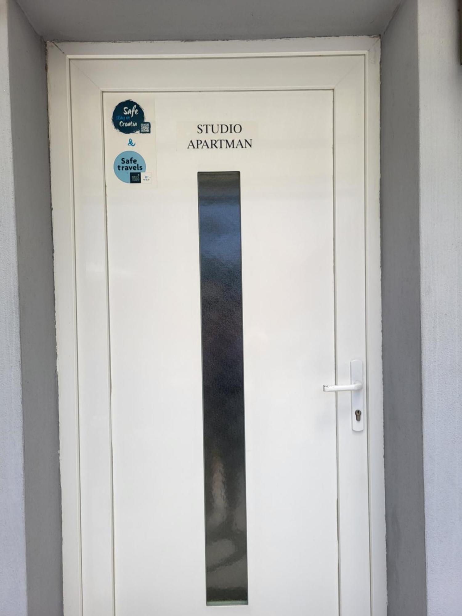 Studio Apartment City With Free Parking Pula Eksteriør billede